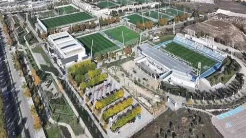 巴黎2-0切尔西半场：巴尔科拉、克瓦拉茨赫利亚进球